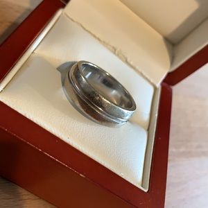 Men’s White Gold Wedding Band